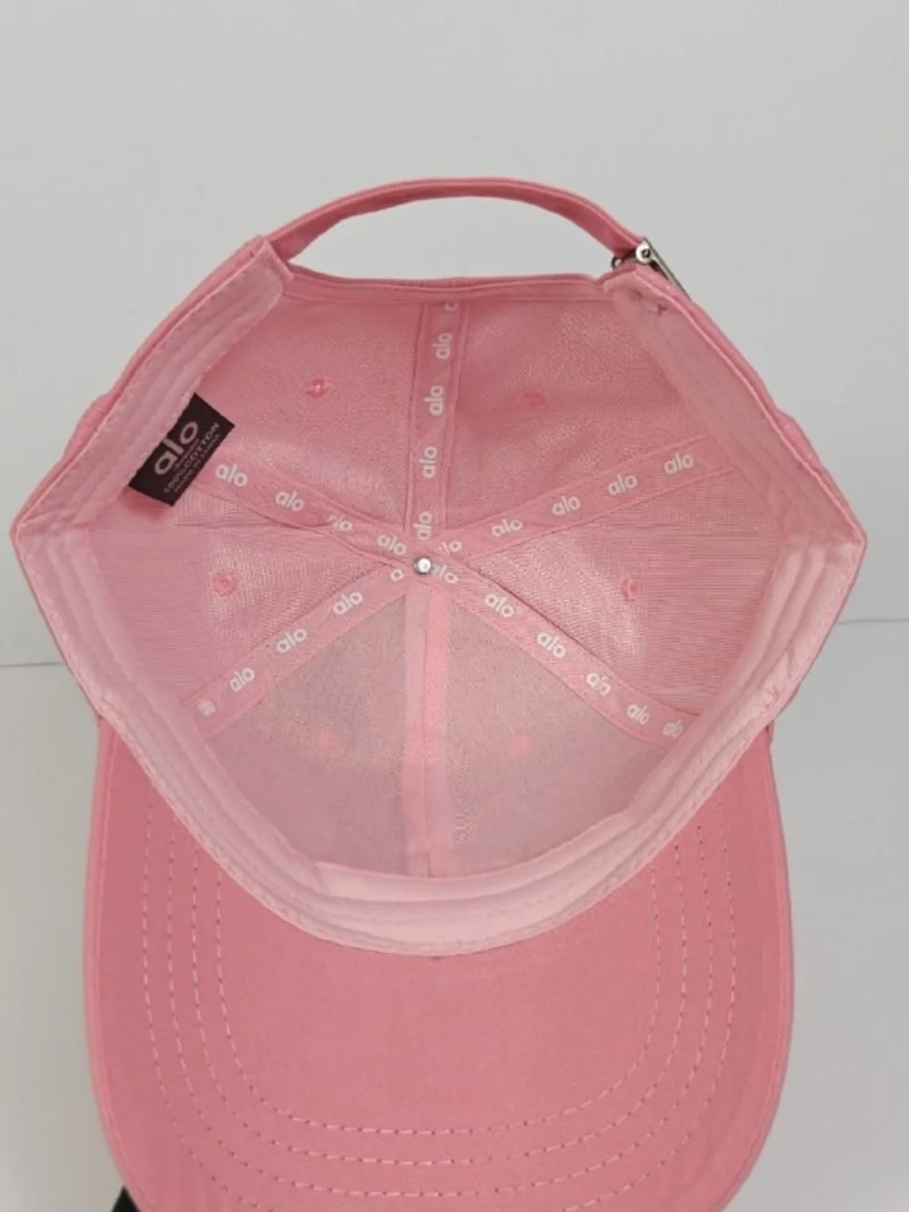 Alo Yoga Performance Off-Duty Pink Hat
